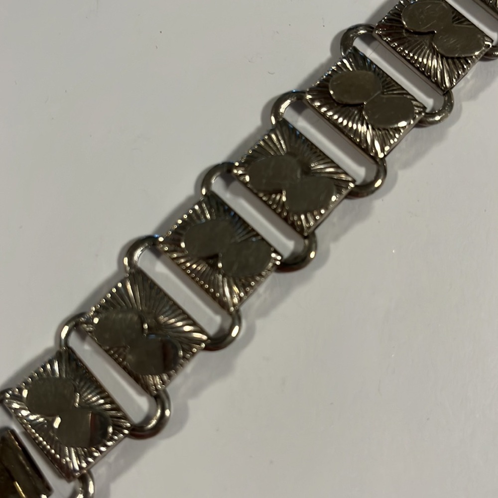 Vintage circular shapes on square Silvertone bracelet approximately 7 1/2 inches
